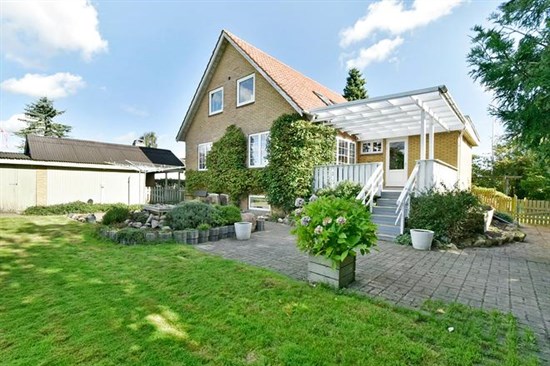 Damvej 12