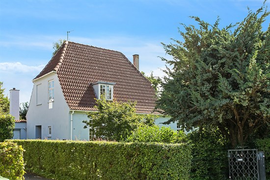 Charlottenlundvej 14