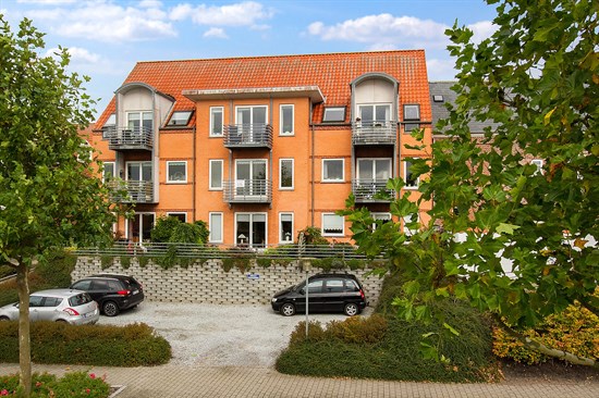 Posthaven 13, 1. mf