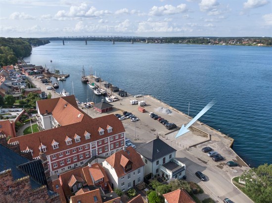 Brogade 1