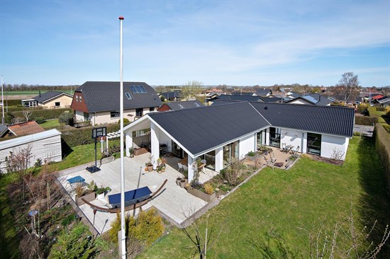 Villaen på Almavej 9