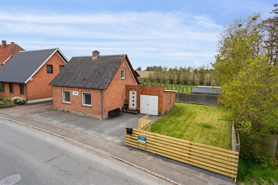 Teestrup Bygade 11