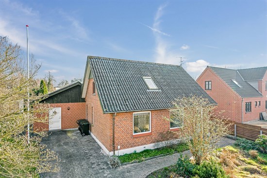 Gl Kirkevej 15, Vejlby
