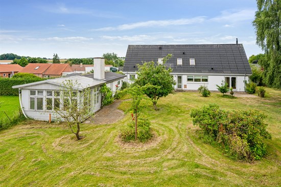 Damsbrovej 52, Norring