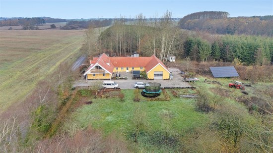 Kraghedevej 5, Nøddelund