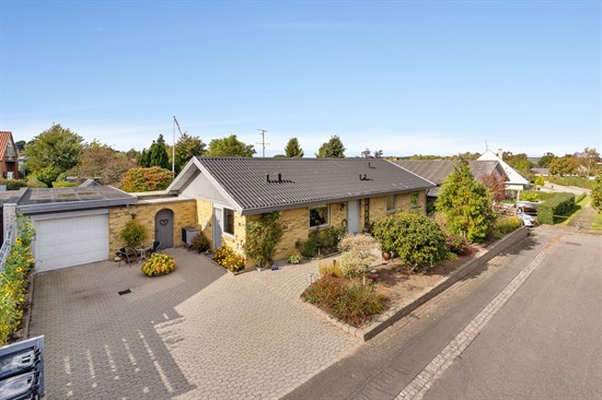 Udsigten 12, Uggelhuse