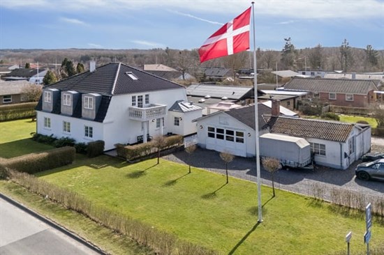 Birkevej 1, Laurbjerg