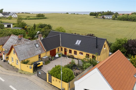 Куќа, 136 m², плац 1119 m²