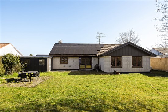 Hus, 144 m², grund 878 m²