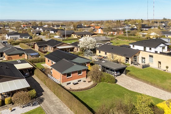 Hus, 146 m², grund 801 m²