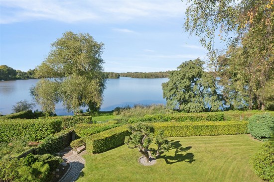 Dom, 284 m², działka 1099 m²