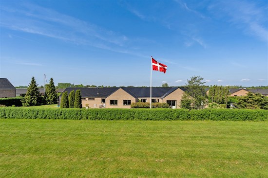 Māja, 245 m², zeme 1476 m²