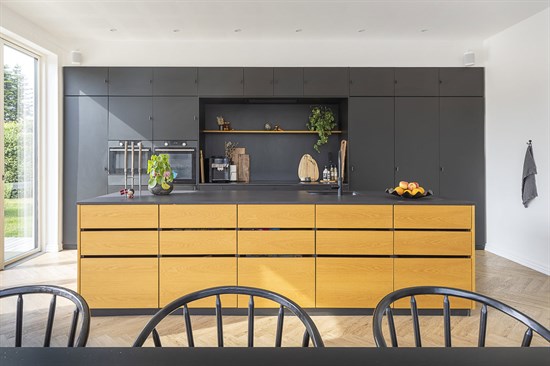 Hus, 230 m², grund 774 m²