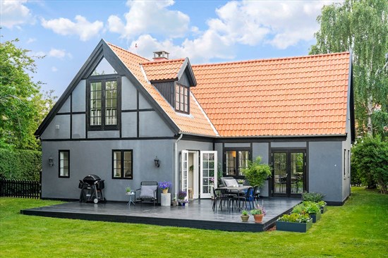 Shtëpi, 164 m², tokë 553 m²