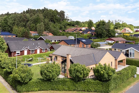 Hus, 207 m², grund 826 m²