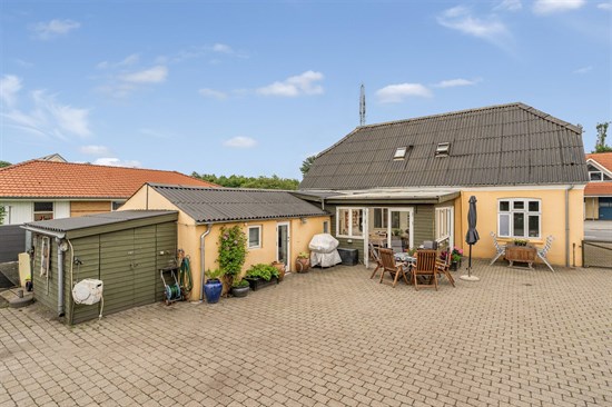 Māja, 198 m², zeme 970 m²