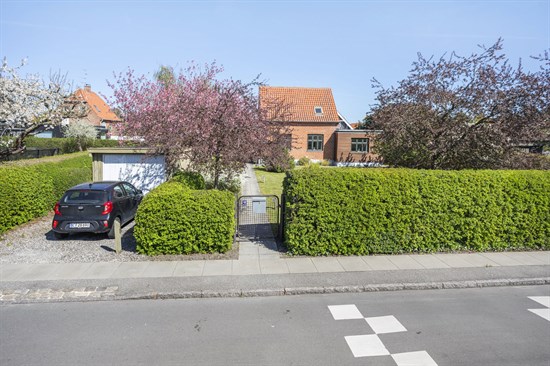 Shtëpi, 115 m², tokë 909 m²