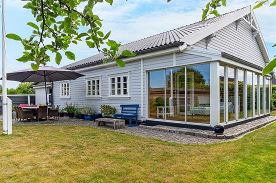 House, 141 m², land 575 m²