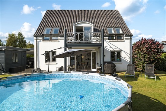 House, 182 m², land 800 m²
