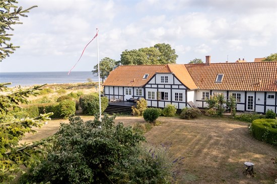 Куќа, 288 m², плац 18350 m²