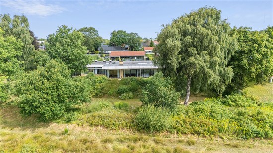 Māja, 323 m², zeme 2169 m²