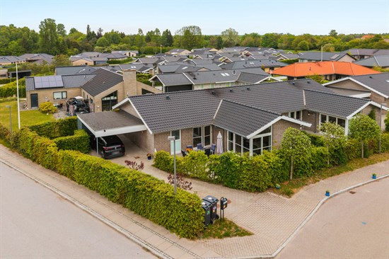 Kuća, 123 m², zemljište 357 m²