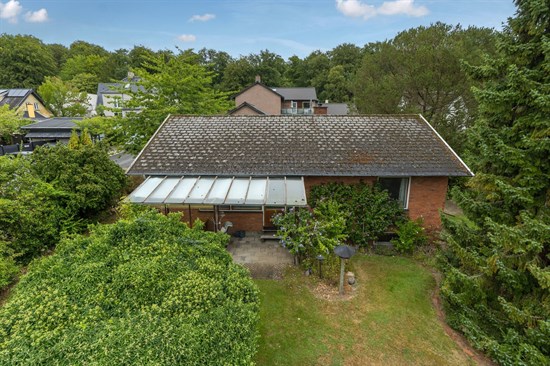 Hus, 93 m², tomt 798 m²