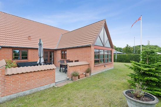 Casă, 167 m², teren 565 m²