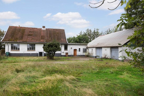 Kuća, 244 m², zemljište 2800 m²