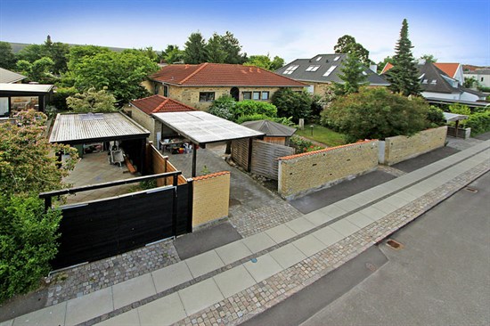 Charlottenlundvej 26