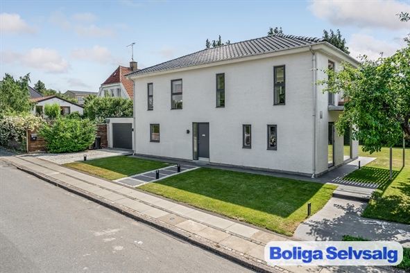 Merianvej 11, 2900 Hellerup