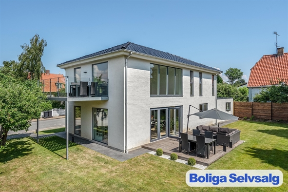 Merianvej 11, 2900 Hellerup
