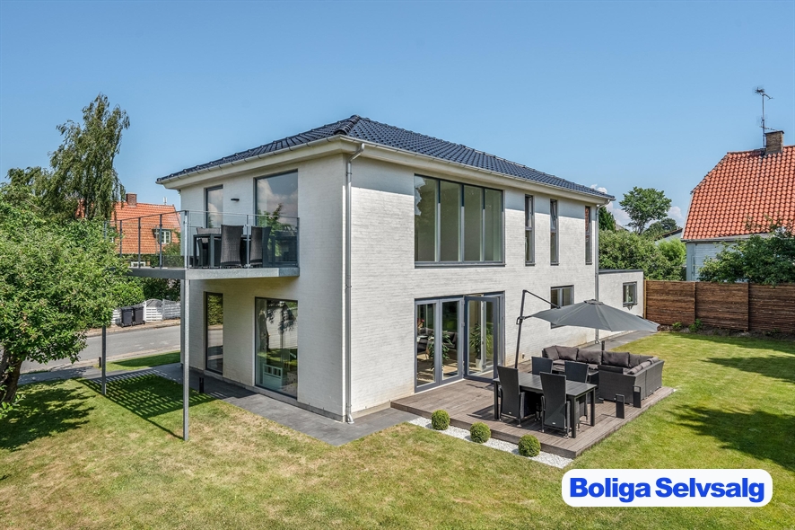 Merianvej 11, 2900 Hellerup