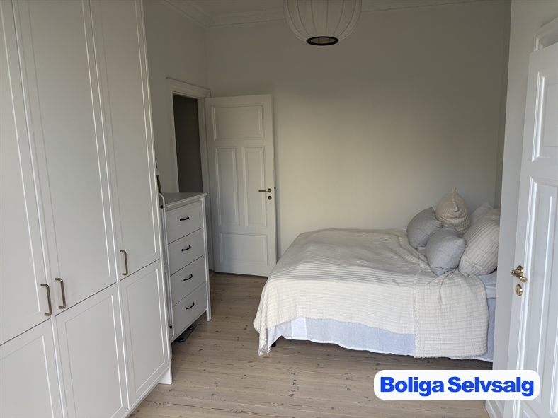 Sankt Thomas Alle 10, 1. tv., 1824 Frederiksberg C